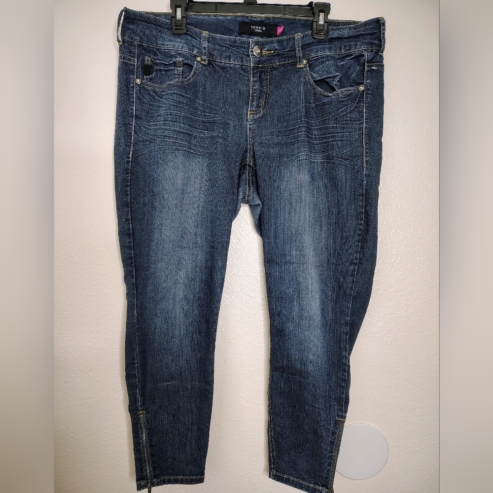 Torrid Denim Women’s Jeans w/Leg Side Zippers Low Raise 5-pockets Desig Size 16